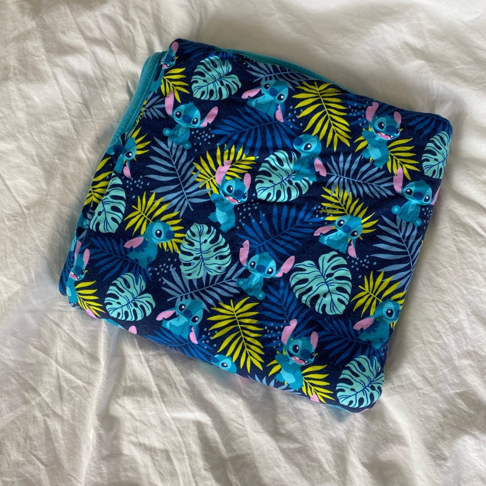 Little Sleepies aloha stitch cloud blanket